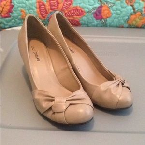 Beige heels
