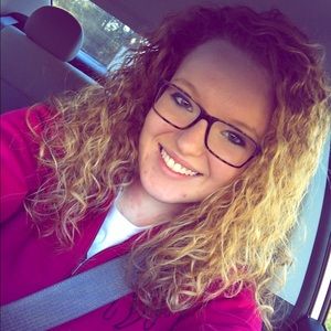 Meet your Posher, Katelyn