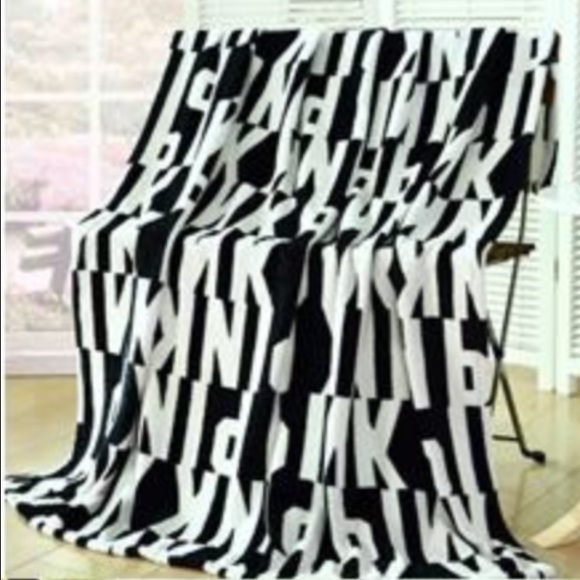 Vs pink blanket