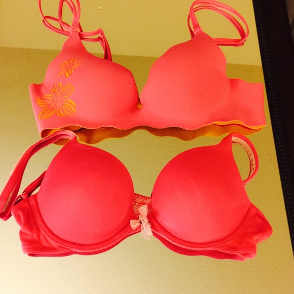 New without tags VS bras