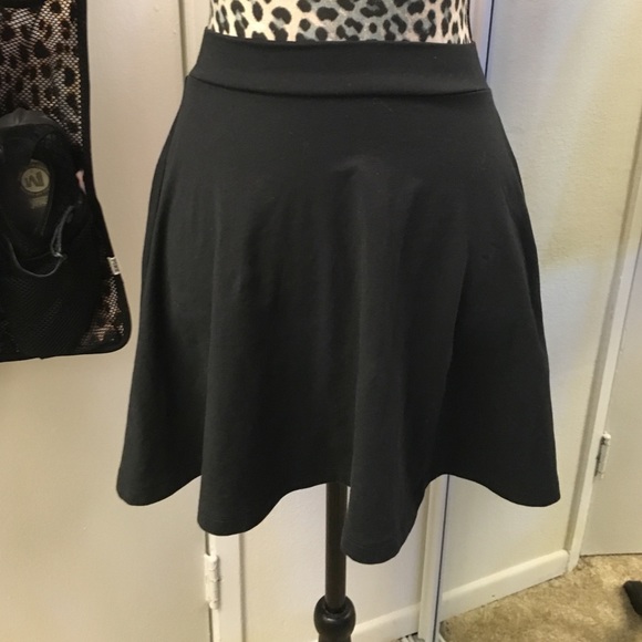 Like new Skater skirt by VS PINK - Picture 3 of 7