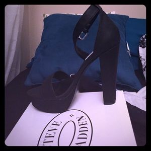 Steve Madden Molt Heels