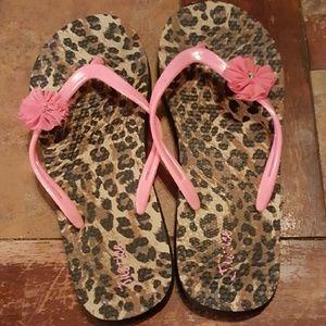 Justice flip flops 9/10