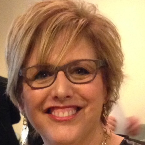 Meet your Posher, Laurie - Picture 1 of 1