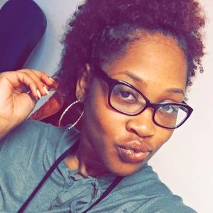 Meet your Posher, Alena