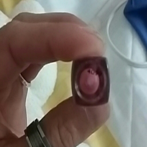 Lip gloss - Picture 2 of 2