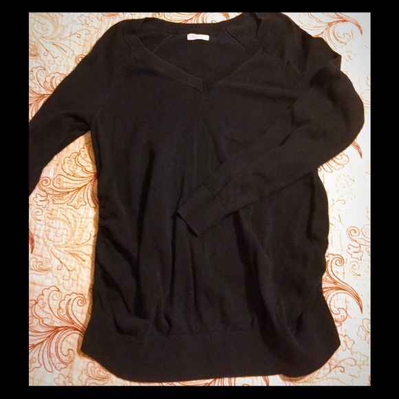 👶🏻Black Maternity Sweater👶🏻 FINAL PRICE