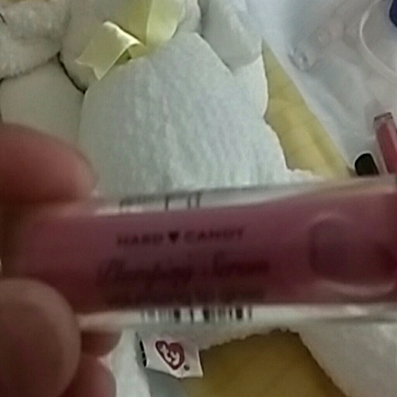 Plumping lip gloss