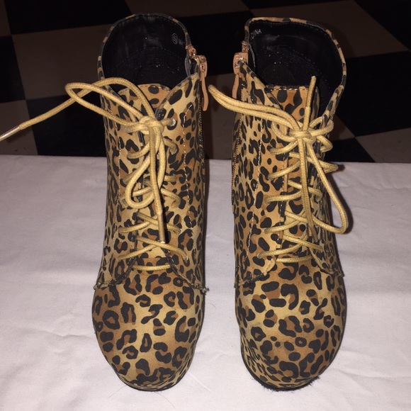 Leopard print wedges