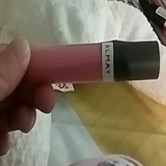Blooming bomb lip gloss