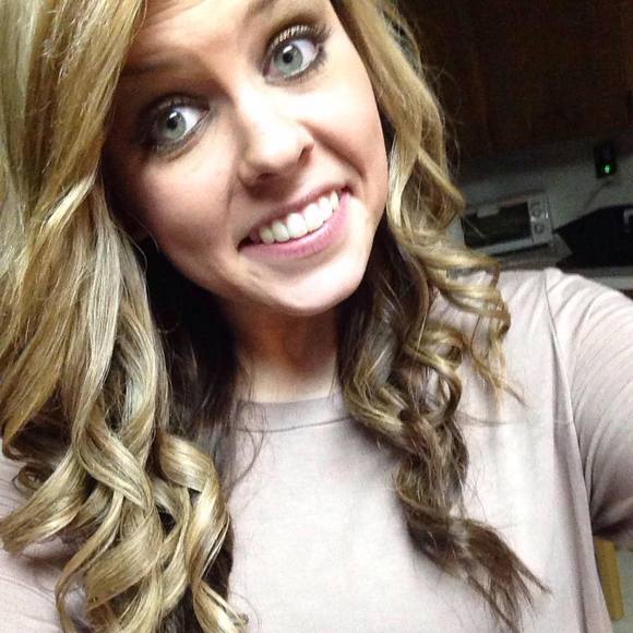 Meet your Posher, Samantha - Picture 1 of 1