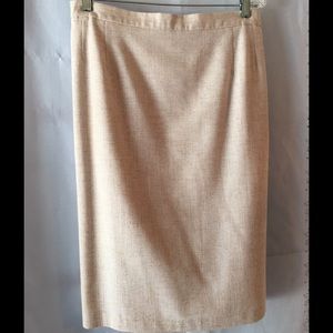 Lined Linen pencil skirt.