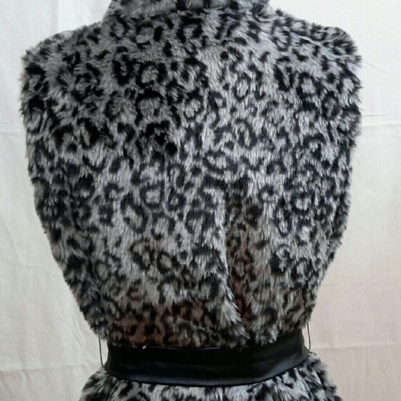 Faux Fur Vest - Picture 4 of 4