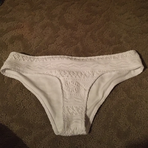 3 set Hollister/tillys bottoms - Picture 2 of 4