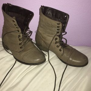 Combat boots