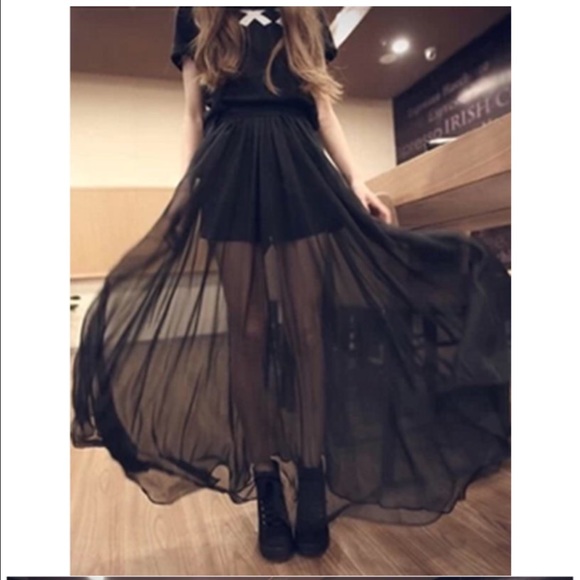 NWT. Chiffon maxi skirt