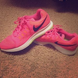 Nike Pegasus 31 Hot Pink size 9.5 lightly used