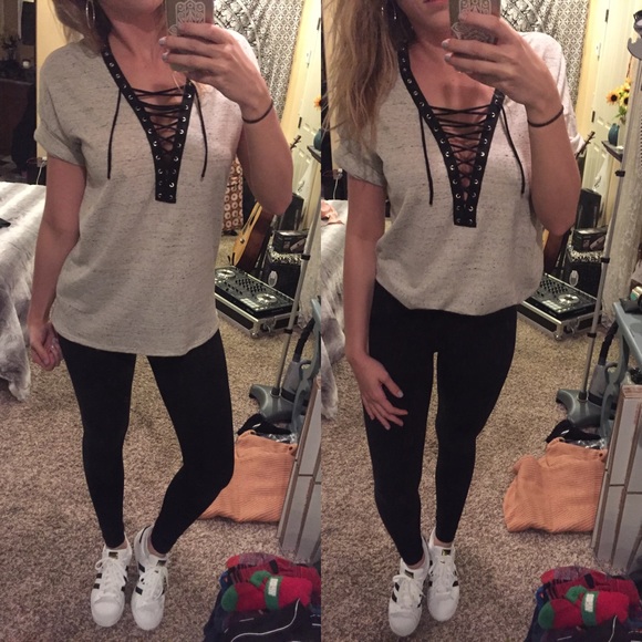 🚫SOLD🚫Lace Tie Up Cross Front Tee Grommets - Picture 4 of 4