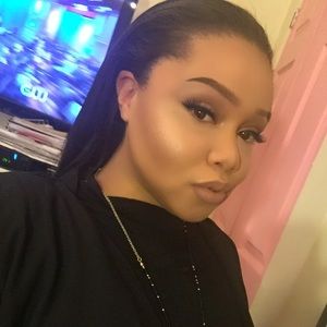 Meet your Posher, Karitza