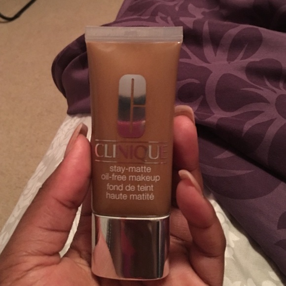 Clinique stay matte oil-free makeup foundation.
