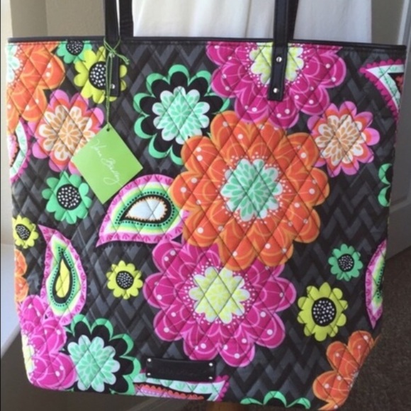 Vera Bradley Handbags - Vera Bradley Day Tote Ziggy Zinnia NWT HTF