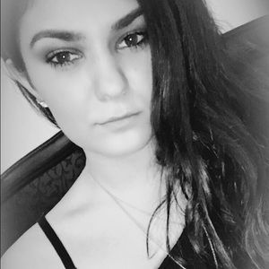 Meet your Posher, Rebeca