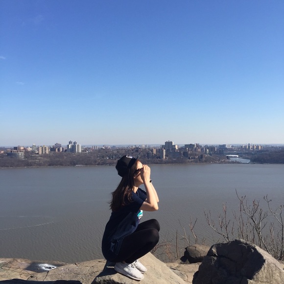 Meet your Posher, Rena - Picture 1 of 1