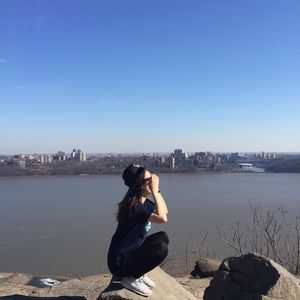 Meet your Posher, Rena