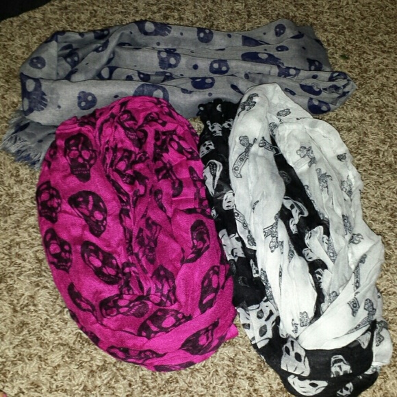 Bundle of skull scarfs