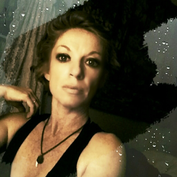 Meet your Posher, Becky - Picture 1 of 1