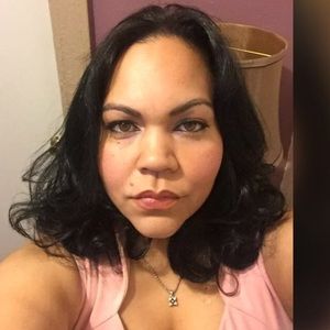 Meet your Posher, Mayelin