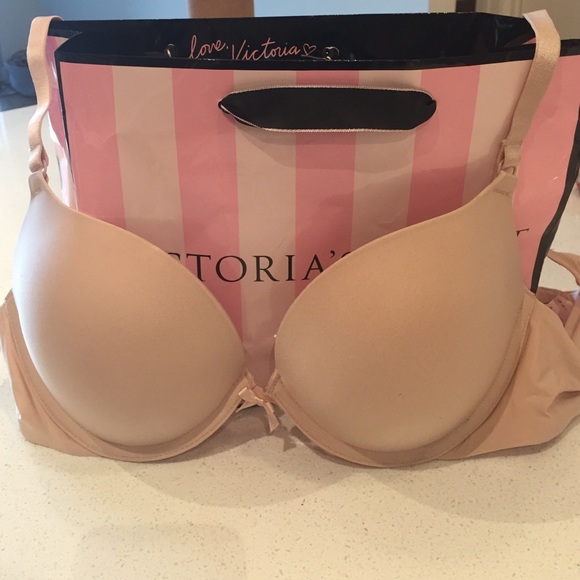 Victoria's Secret Sexy Push-Up Bra size 36C - Picture 1 of 4