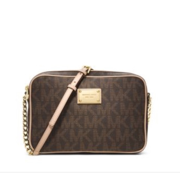 Micheal Kors jet set large cross body