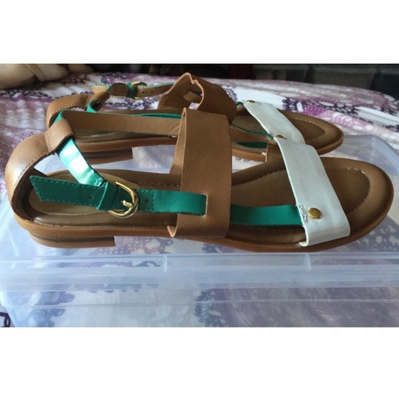 Tahari Sandals - Picture 2 of 4
