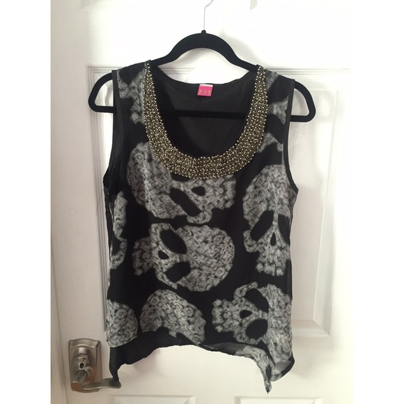 Boutique Tops - 💀Dressy skull tank💀
