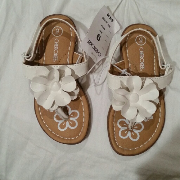 SOLD.     Toddler White sandals