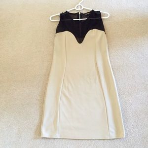 Sleeveless cream Dress