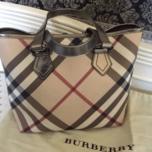 Burberry bag - Picture 1 of 4