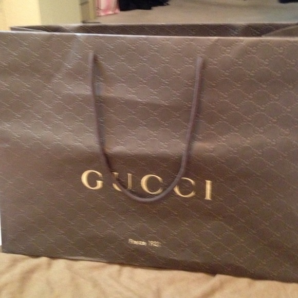 Gucci shopping bag