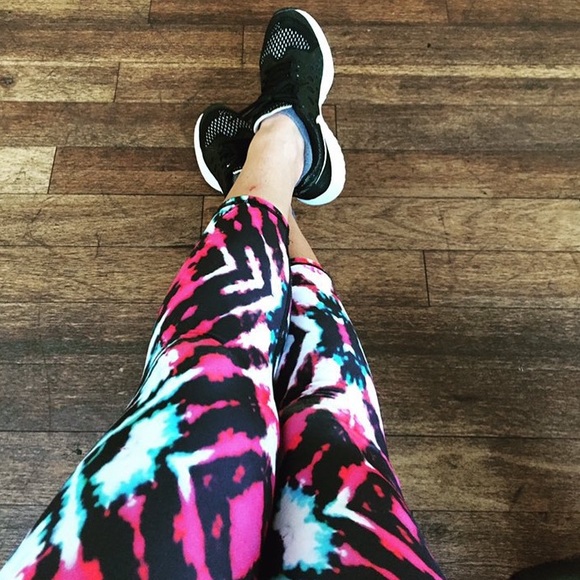 🚫HOLD: Electric & Rose Electric Tie Dye Legging - Picture 3 of 4
