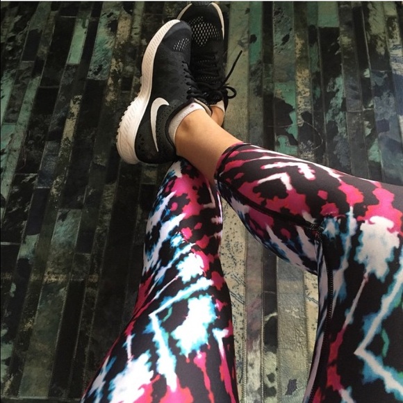 🚫HOLD: Electric & Rose Electric Tie Dye Legging - Picture 2 of 4