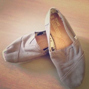 Grey TOMS size 6