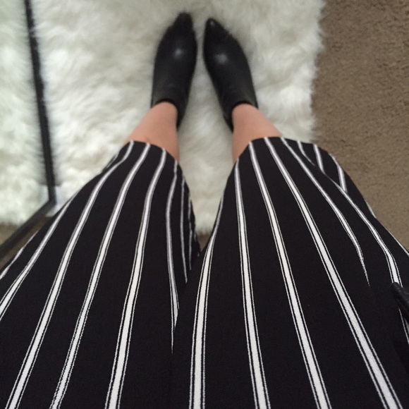 LAST ONE • Striped Culotte Jumpsuit - Picture 3 of 3