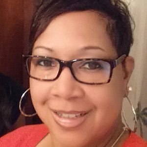 Meet your Posher, Elaine