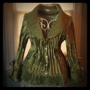 Flirty, fun green blouse