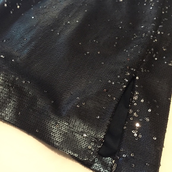 Navy sequin skirt, small slit on thigh, size L - Picture 3 of 4