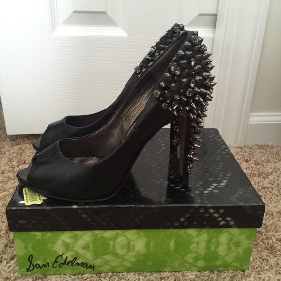 Sam Edelman Lorissa Peep Toe Pump