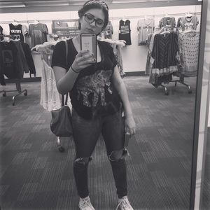 Meet your Posher, Nasiyah