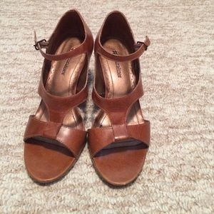 Naturalizer size 6M. Last chance