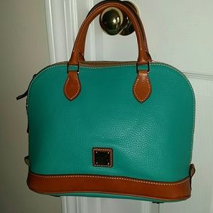 ☆SOLD☆ DOONEY & BOURKE ZIP ZIP SATCHEL